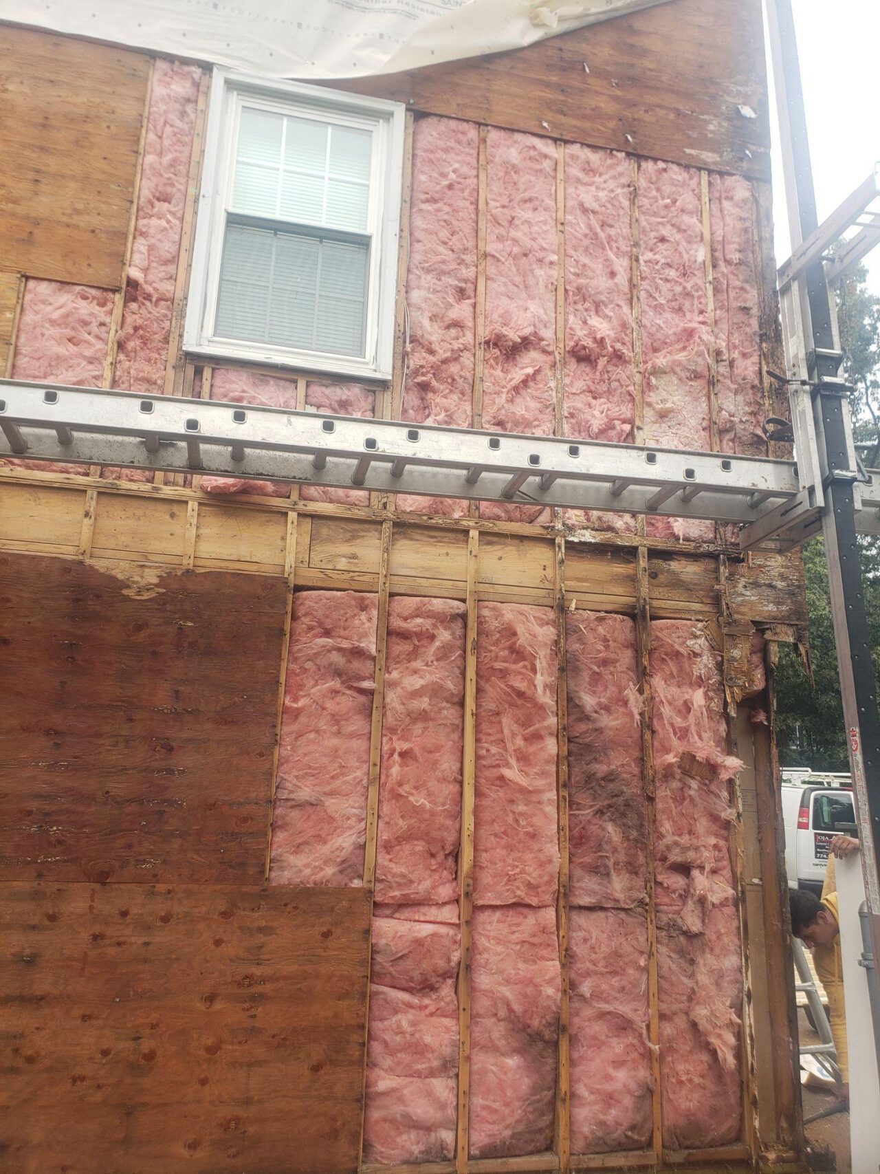 Why You Shouldn't Install Vinyl Siding Over Wood Siding