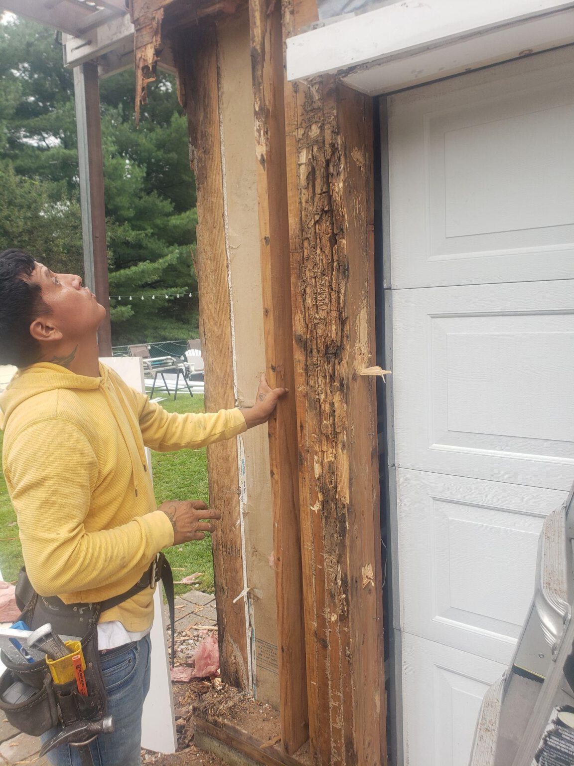 Why You Shouldn't Install Vinyl Siding Over Wood Siding
