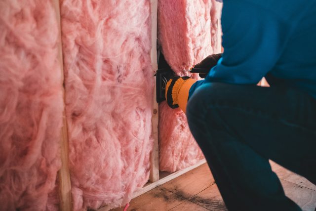 insulation, r-value, heating, cooling, spray foam, fiberglass insulation