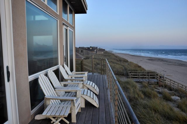 Beach house, climate, rhode island weather, coastline, contractor in rhode island, seaport, roofing, siding, windows, deck, doors