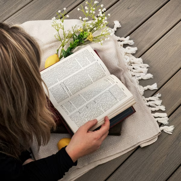Trex Biscayne composite decking with coastal driftwood tones in a Rhode Island backyard